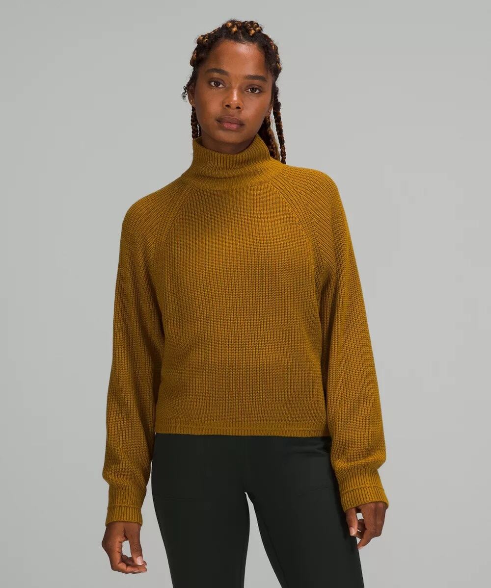 Lululemon Gold Spice Ribbed Turtleneck Cashmere Blend Sweater M/L Cozy ApresSki